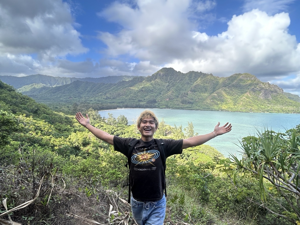 my wingspan is 1/3 of oahu